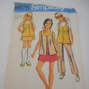 Vintage 1970s Girls Size 7 Simplicy pattern 8675